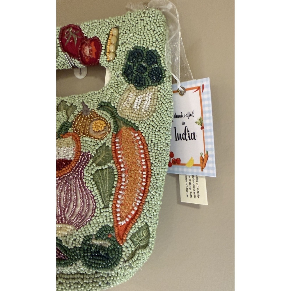 New Release Viral Beaded Green Vegetable Shoulder Bag Handcrafted In India - Picture 2 of 4